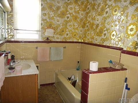 5th image of 6750 Burns St