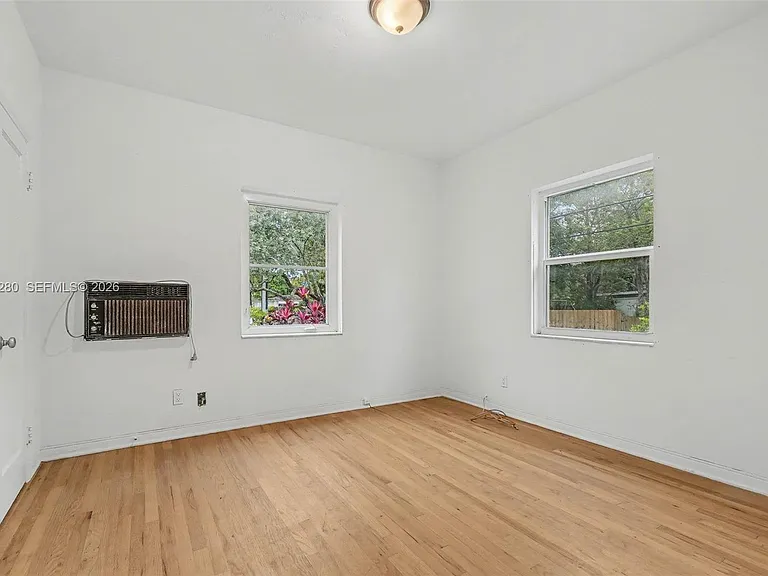 9160 NE 8th Ave #2J — Photo 9
