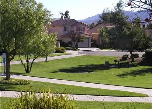 walking distance to tennis, basketball courts