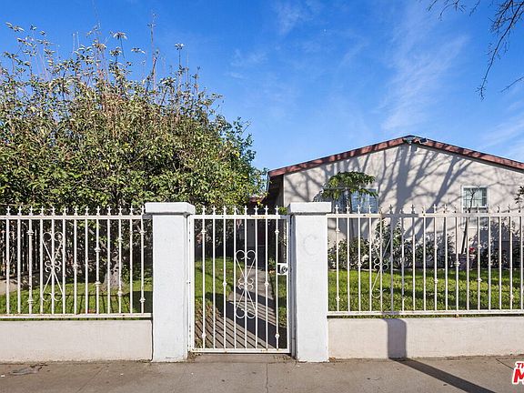 2nd image of 14817 Saticoy St