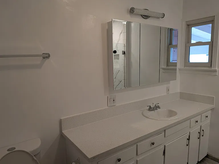 Bathroom 1 in Master