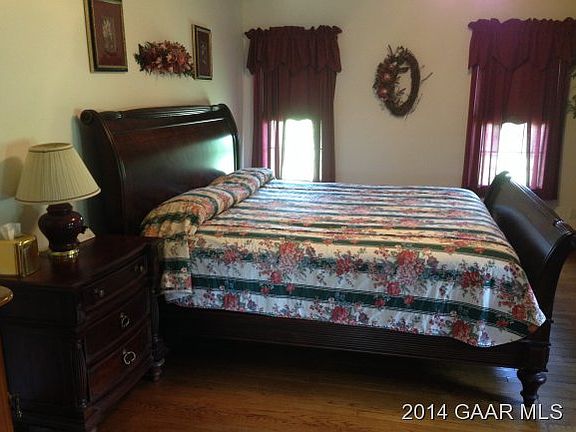 3rd image of 134 Sunny Ln