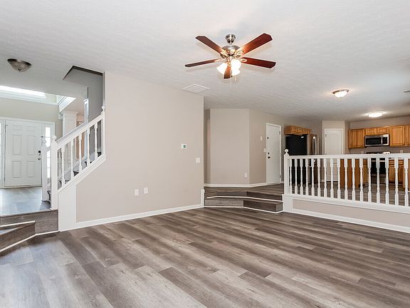 5th image of 700 Lake Joyce Ln