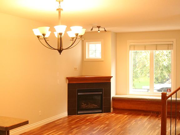 3rd image of 720 56th Ave SW Unit 1