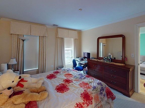 4th image of 8 Crowninshield St Unit 203