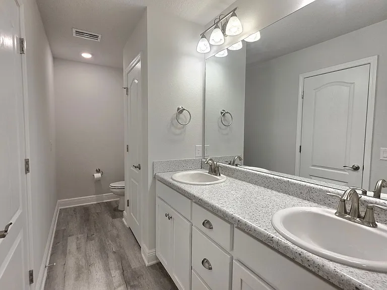380 Hilburn Ln — Photo 14