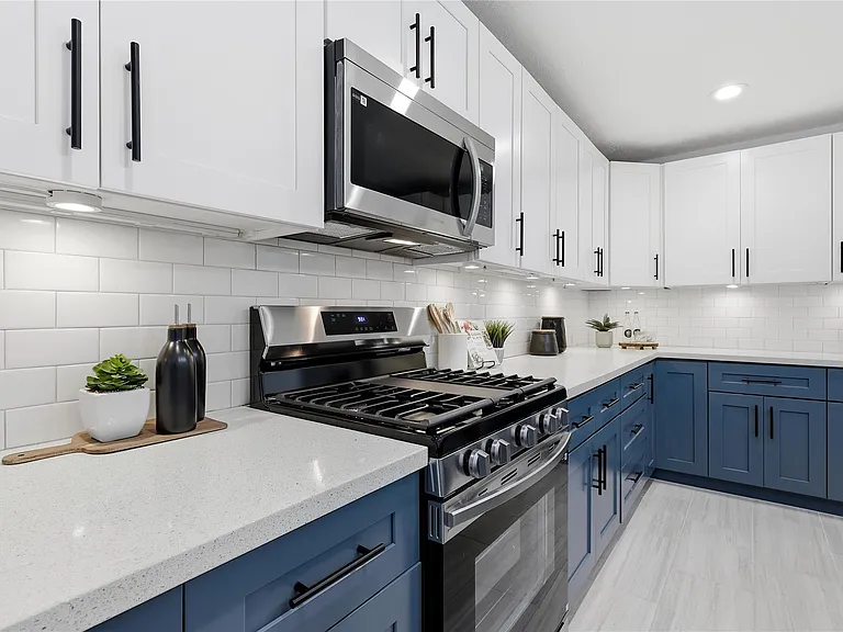 8002 Lichen Ln — Photo 10