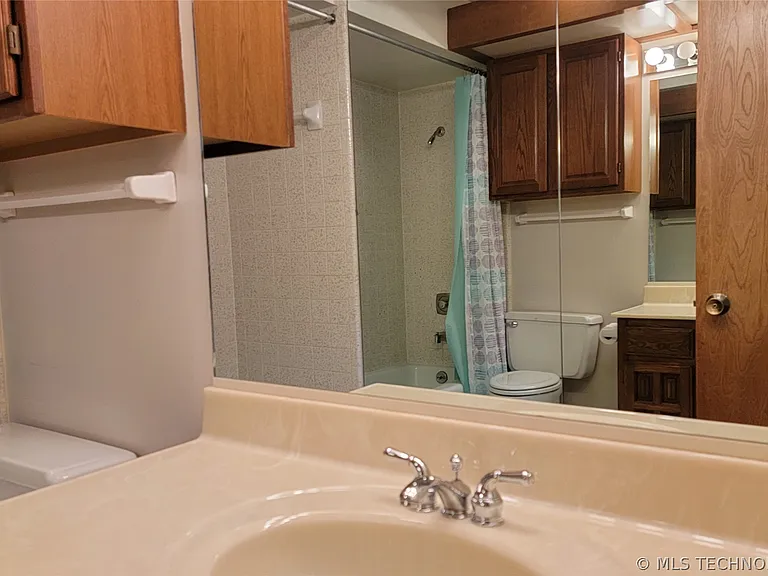 4027 E 82nd Pl — Photo 33