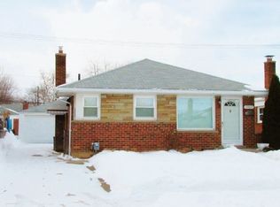 29617 Taylor St, Saint Clair Shores, MI 48082