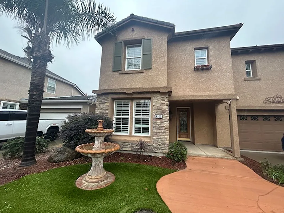 4929 W Pianosa Ave