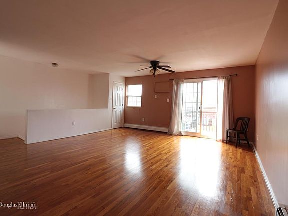 3rd image of 10924 Rockaway Beach Blvd #2
