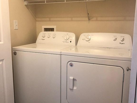 4th image of 3989 NW Fairway Ln #102