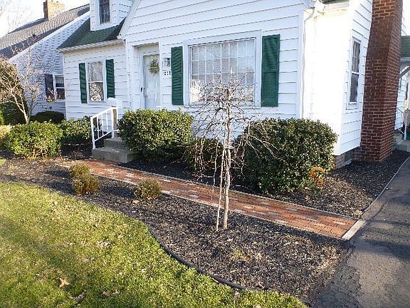 3rd image of 213 Morgan Ave