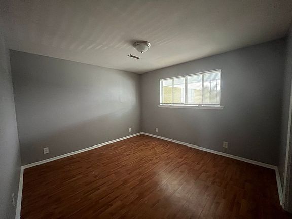 4th image of 907 Stevens Ct NE APT 1