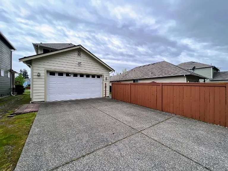 9212 Campus Glen Dr NE — Photo 25
