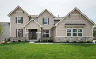 570 Vintage Grove Ct, Wildwood, MO 63038