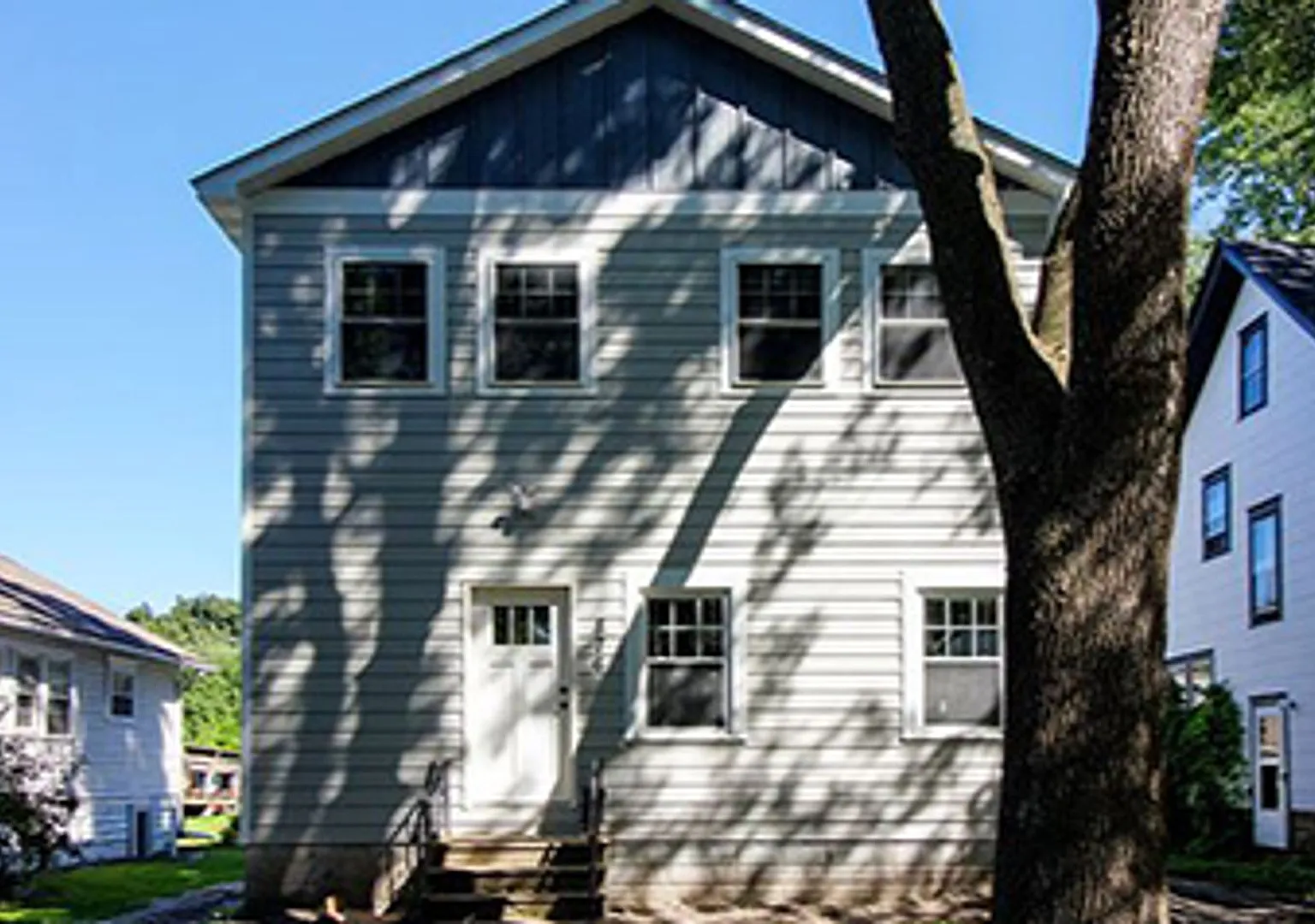 Affordable 5-Bedroom House close to U of M Campus — Photo 2