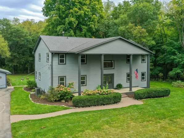7580 Perry Lake Rd, Clarkston, MI 48348