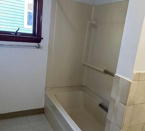 5th image of 341R Summer St APT 2