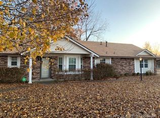 8606 E Melody Ct, Claremore, OK 74019