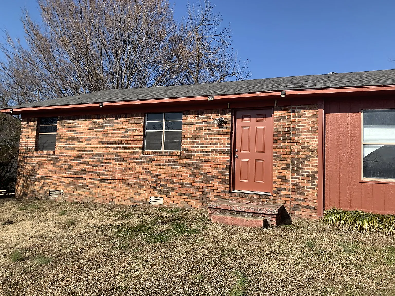 2 bed, 1.0 bath, 1107 sqft, $1,000 — Photo 2