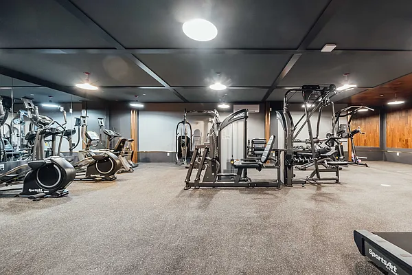 Rented by Nooklyn NYC LLC | media 122