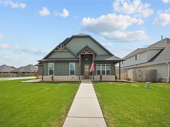 1101 Silver Maple St, Centerton, AR 72719