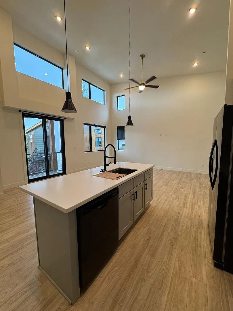 1221 E Emma Dr - 1221 E Emma Dr 212 — Photo 3