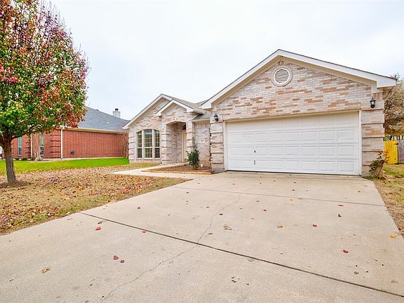 3rd image of 2422 Timber Cove Dr