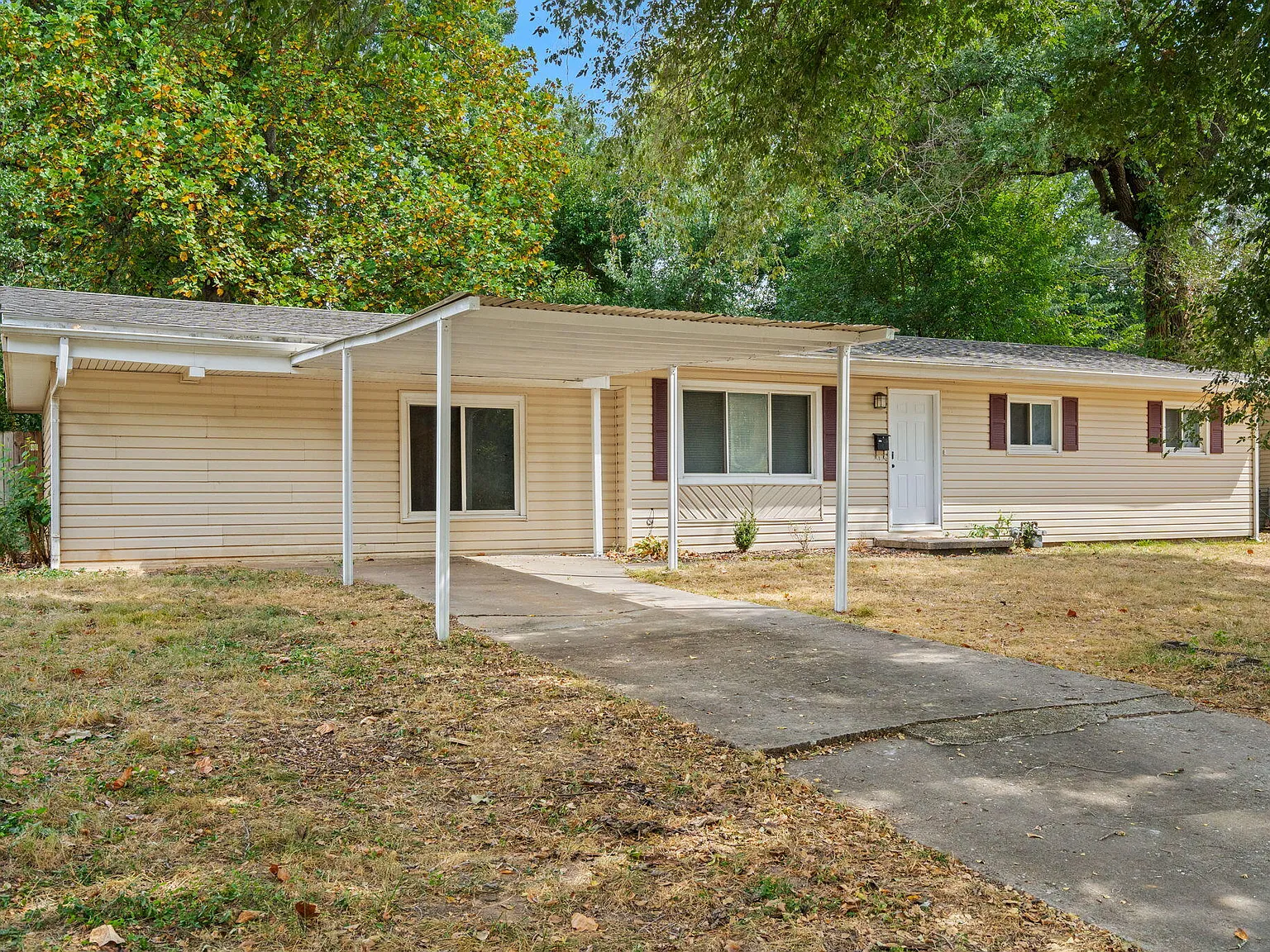 4 bed, 1.5 bath, 1689 sqft, $1,950 — Photo 1