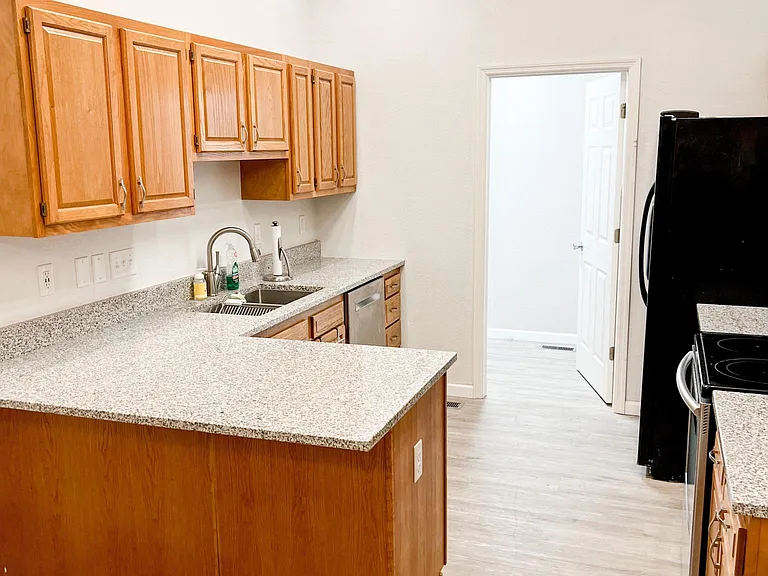 4005 Balmoral Dr #4005 — Photo 2