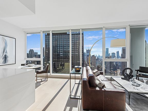 5th image of 242 W 53rd St APT 44F