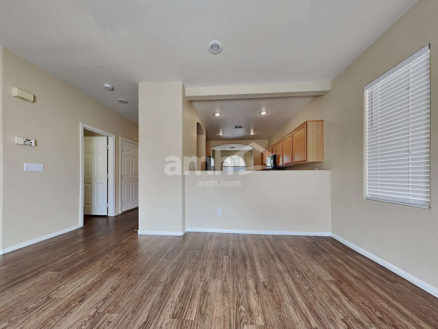 3 bed, 2.5 bath, 1602 sqft, $2,240 — Photo 4