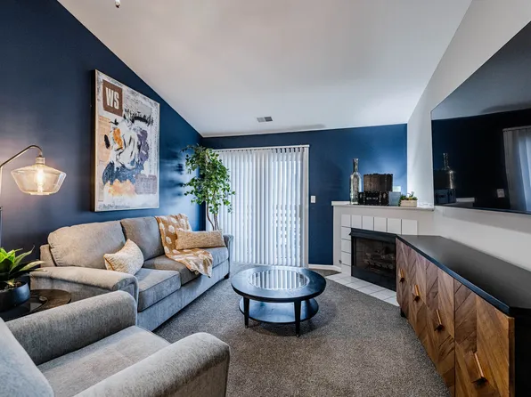 Compass Pointe