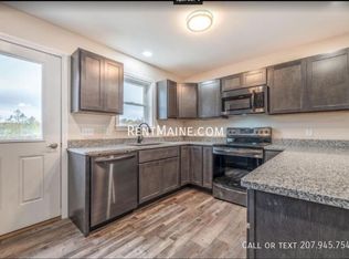 221 Mountain Rd APT A, Saint Albans, ME 04971