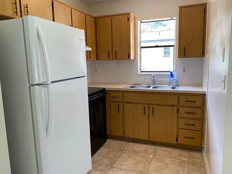 10320 Usher St — Photo 8