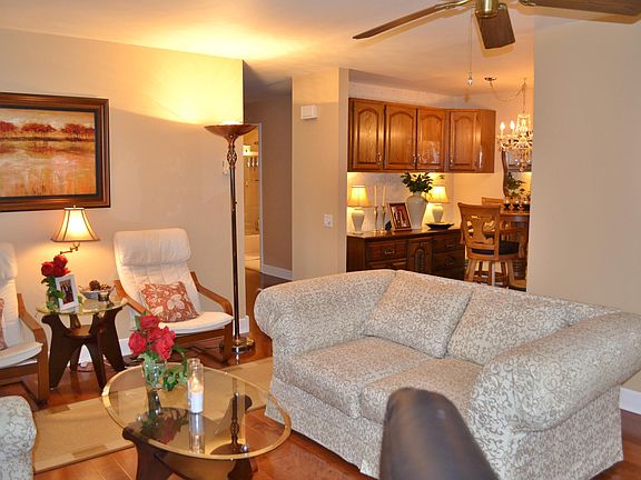 4th image of 1 Ironside Drive #C