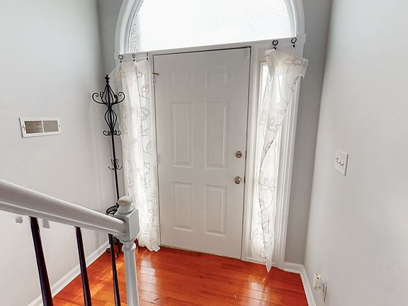 5th image of 1504 Potter Dr