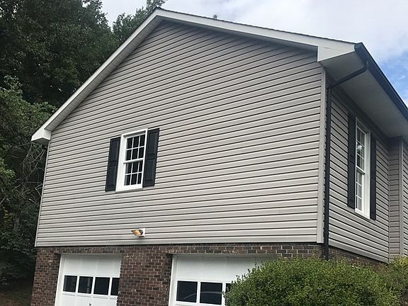 2nd image of 195 Sedgefield Cir