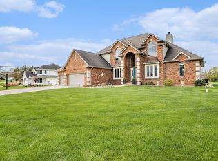 272 White Tail Ct, Hobart, IN 46342