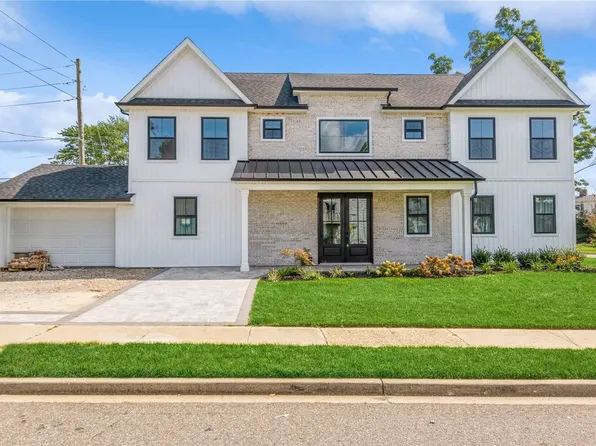 51 Elmira Street, Hicksville, NY 11801