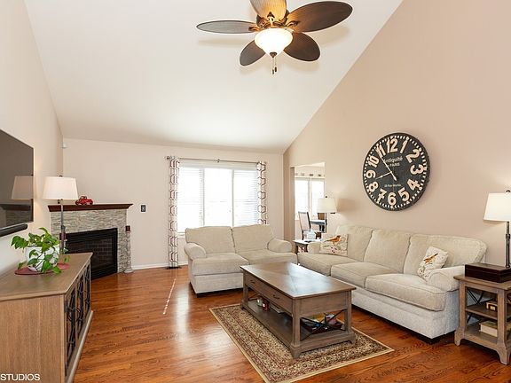 2nd image of 2586 Cattlemen Dr
