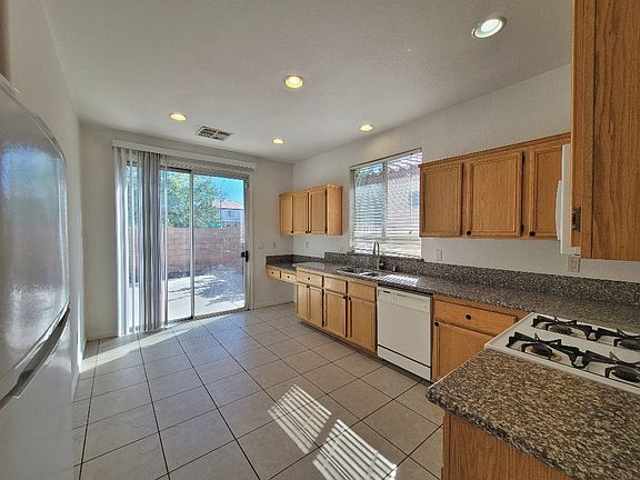 3rd image of 8133 Palace Monaco Ave