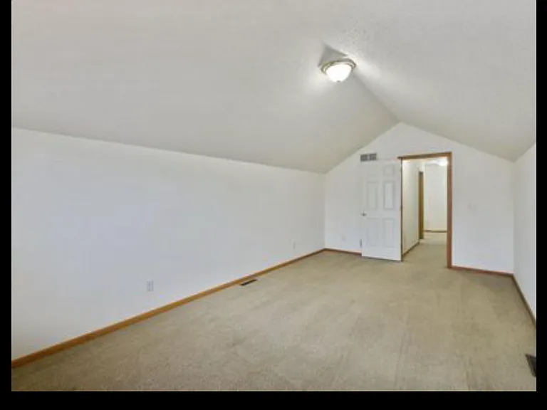 10012 Iris Ln — Photo 3