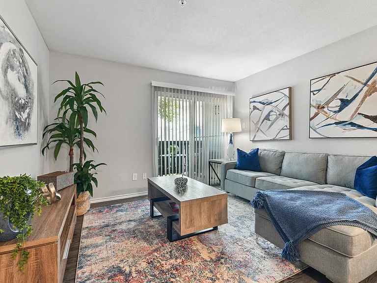 The Broadway Apartment Homes — Photo 9
