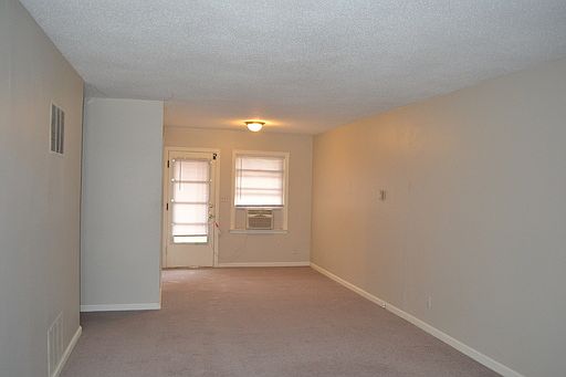 2nd image of 1726 N Roosevelt Ct