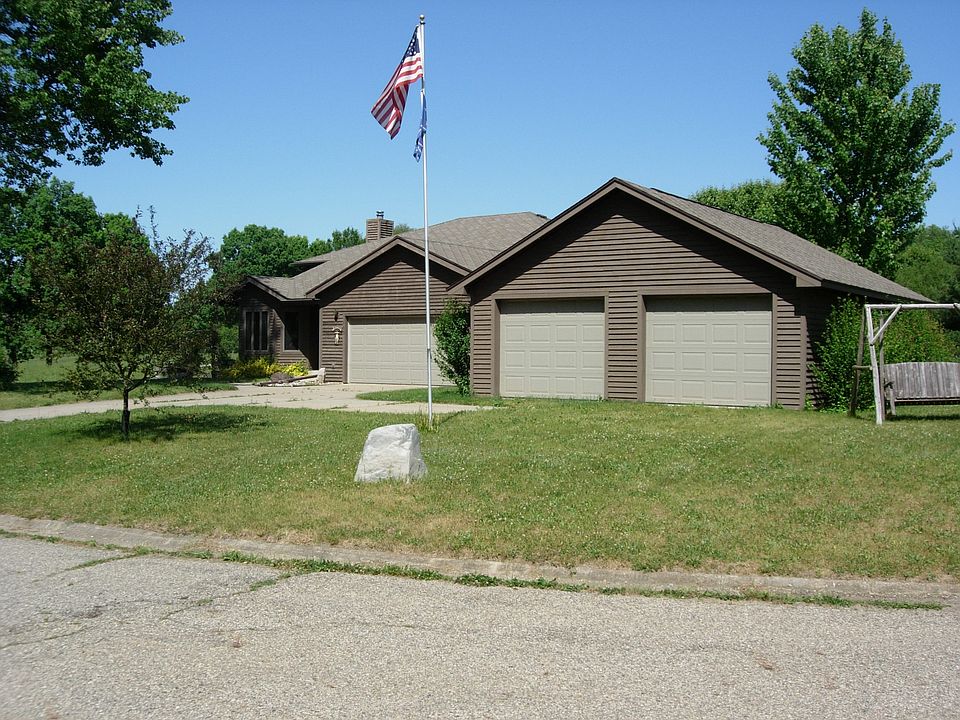 1st image of 160 Red Bird Ln