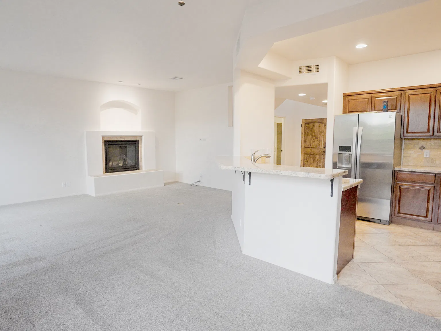 3 bed, 2017 sqft, $4,088 — Photo 3