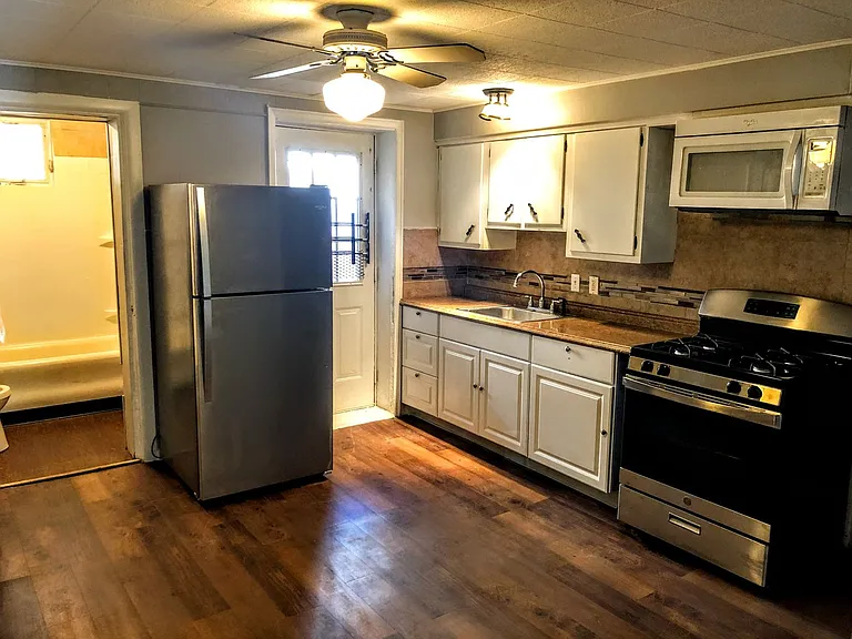 7137 Harrison Ave — Photo 3