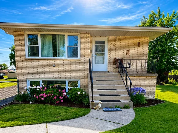 8356 S 78th Ave, Bridgeview, IL 60455